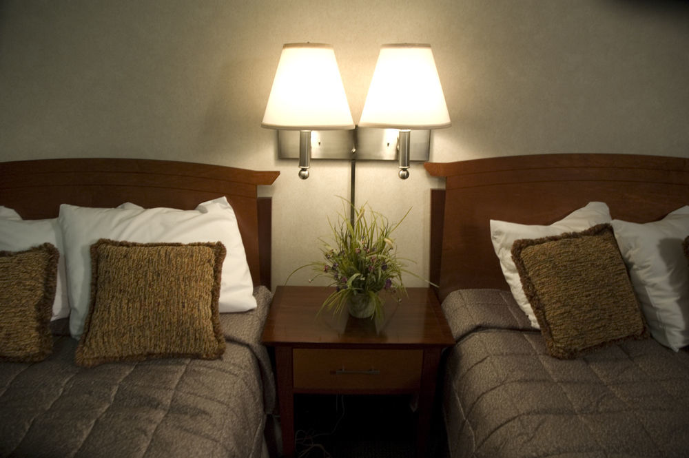 Westmark Anchorage Hotel Room photo